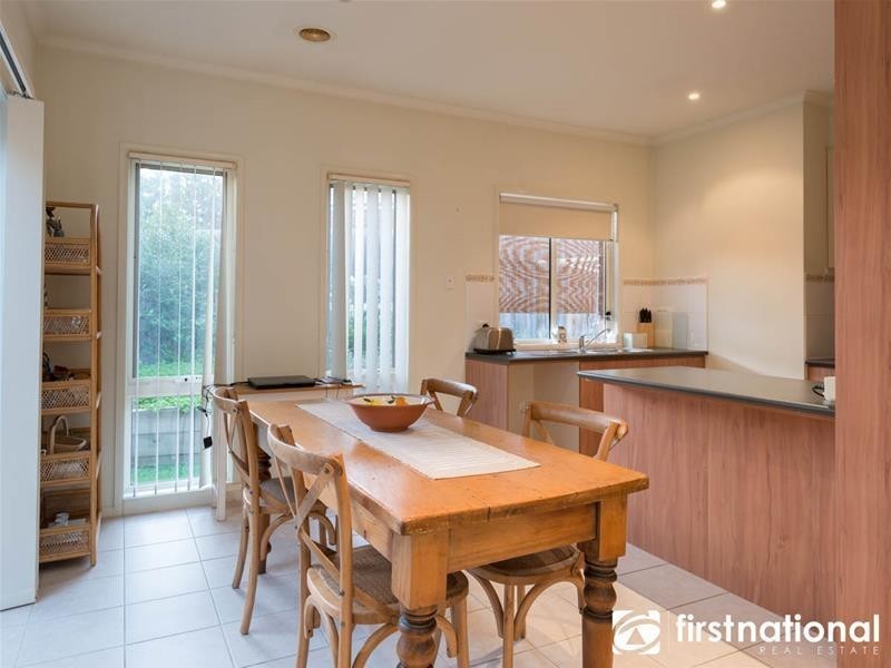 8/150 Avebury Drive, Berwick VIC 3806