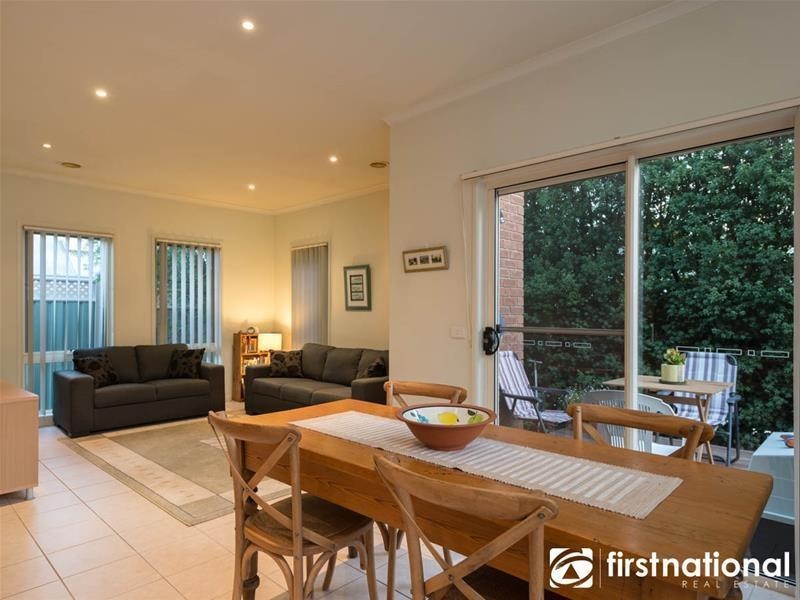 8/150 Avebury Drive, Berwick VIC 3806
