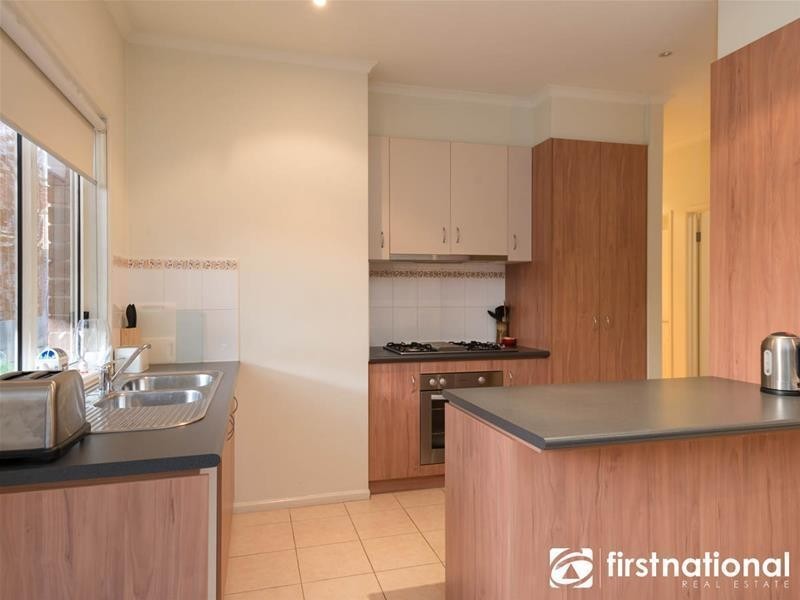 8/150 Avebury Drive, Berwick VIC 3806