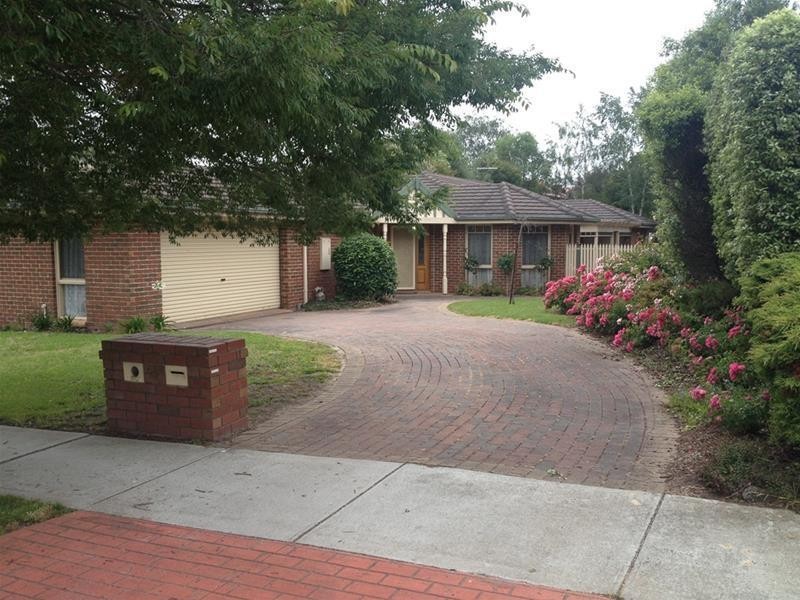 27 Melville Park Drive, Berwick VIC 3806