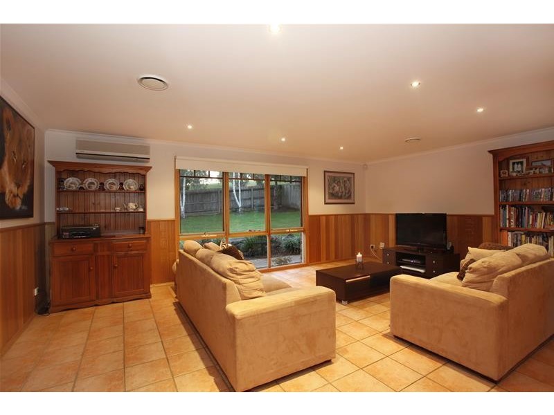 27 Melville Park Drive, Berwick VIC 3806