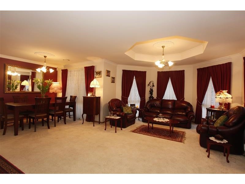 27 Melville Park Drive, Berwick VIC 3806