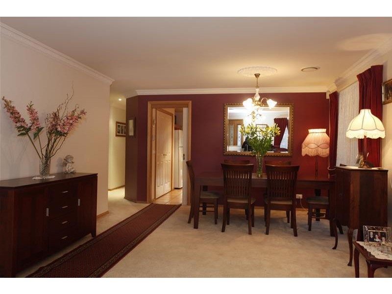 27 Melville Park Drive, Berwick VIC 3806