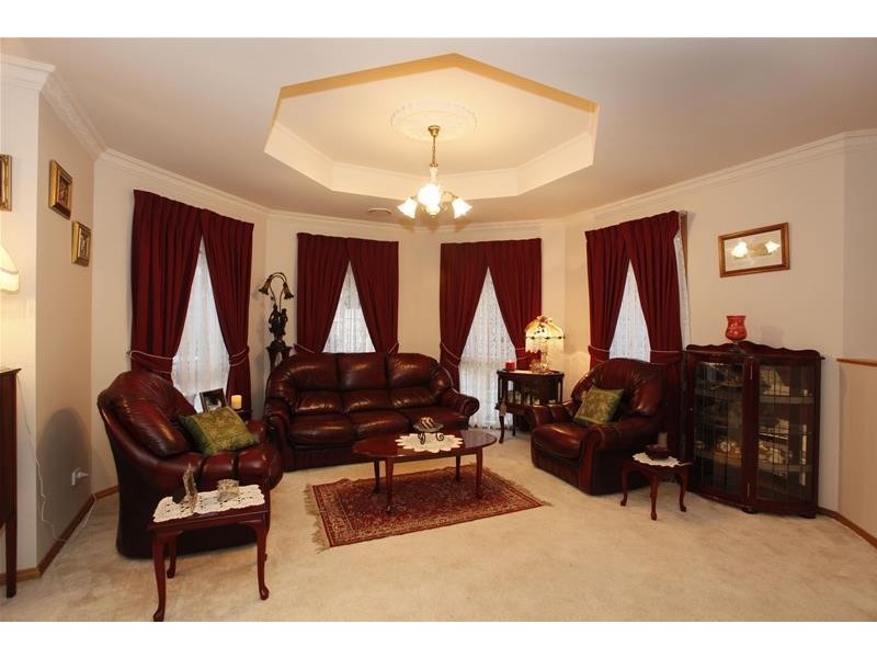 27 Melville Park Drive, Berwick VIC 3806