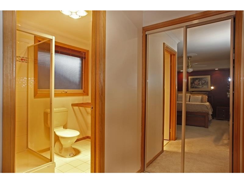 27 Melville Park Drive, Berwick VIC 3806