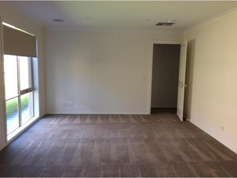 70 Frankland Street, Clyde North VIC 3978