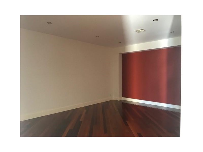 16 Riviera Drive, Berwick VIC 3806