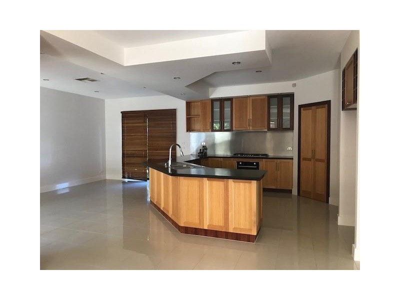 16 Riviera Drive, Berwick VIC 3806