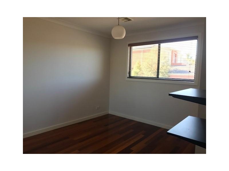 16 Riviera Drive, Berwick VIC 3806