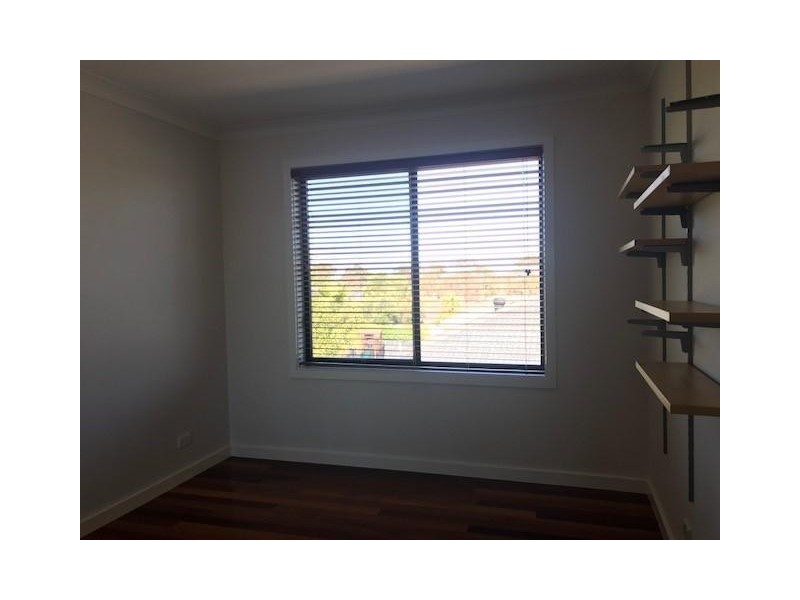 16 Riviera Drive, Berwick VIC 3806