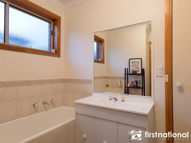 7 Lauren Square, Pakenham VIC 3810