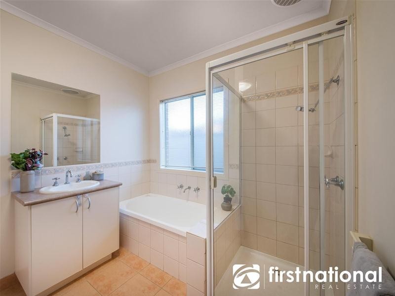 22 Macalister Place, Pakenham VIC 3810