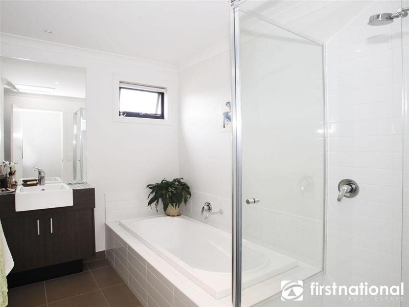 21 Flemington Rise, Officer VIC 3809