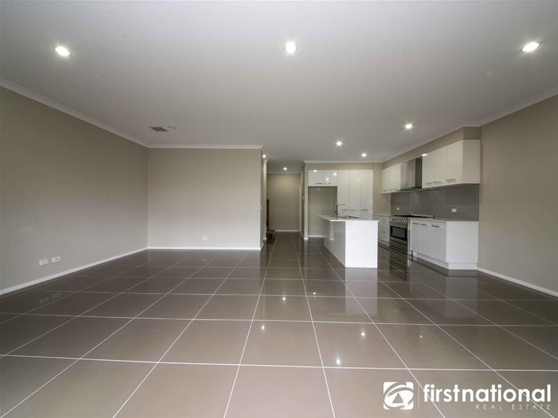 30 Swan Street, Pakenham VIC 3810