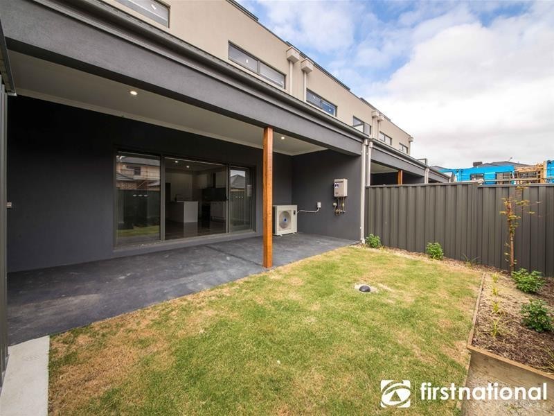 30 Swan Street, Pakenham VIC 3810