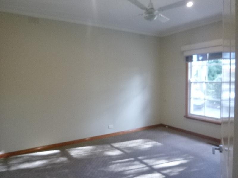 2-4 Carmen Crescent, Narre Warren North VIC 3804