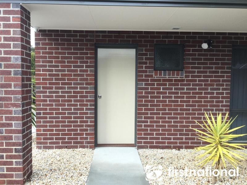1/51 Henry Street, Pakenham VIC 3810
