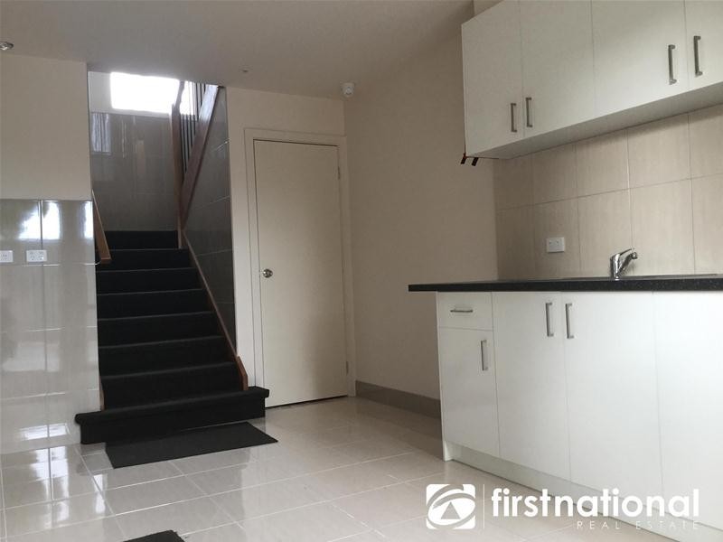 1/51 Henry Street, Pakenham VIC 3810