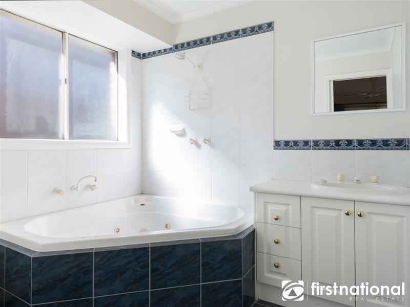 2 Grantham Crescent, Berwick VIC 3806