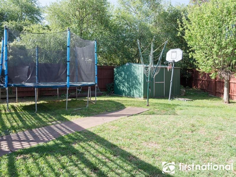 2 Grantham Crescent, Berwick VIC 3806