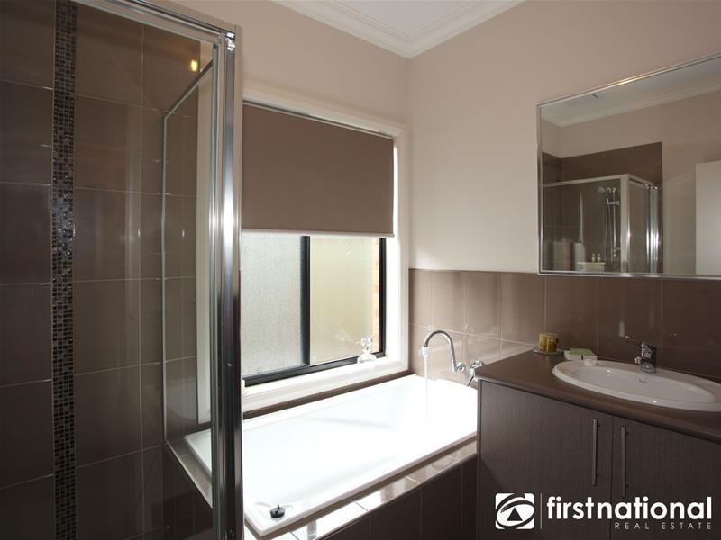 23 Cohens Way, Pakenham VIC 3810