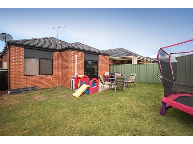 23 Cohens Way, Pakenham VIC 3810