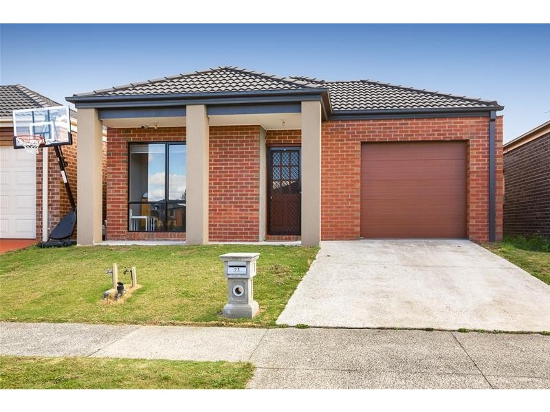 23 Cohens Way, Pakenham VIC 3810