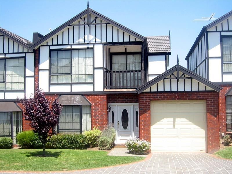 10/40-44 Warrawong Drive, Berwick VIC 3806