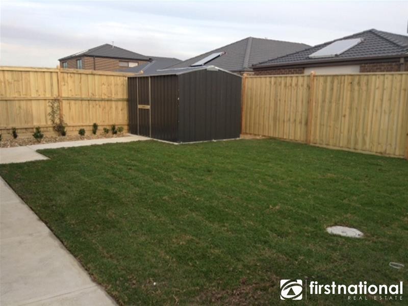 24 Mernoo Avenue, Clyde North VIC 3978