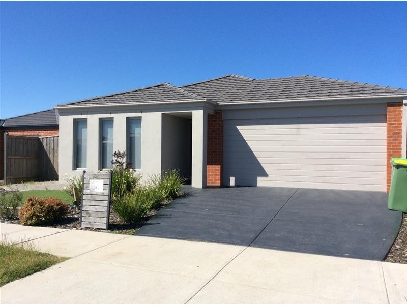 3 Caladenia Street, Officer VIC 3809
