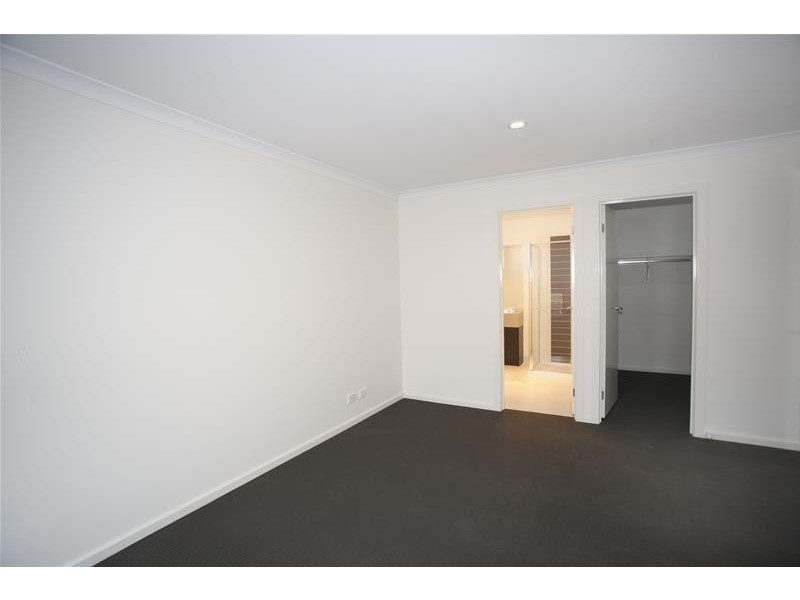 3 Caladenia Street, Officer VIC 3809