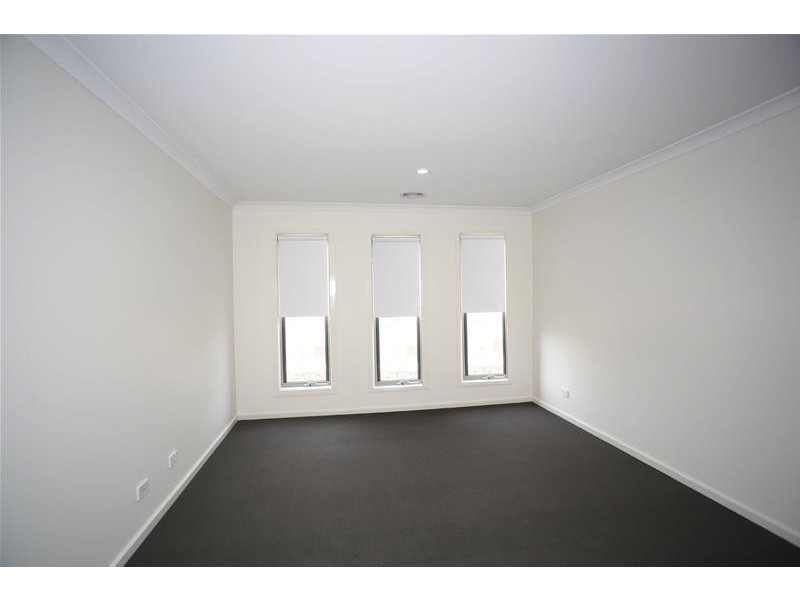 3 Caladenia Street, Officer VIC 3809