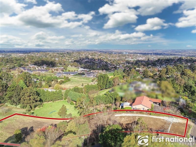 17 Casey Drive, Berwick VIC 3806