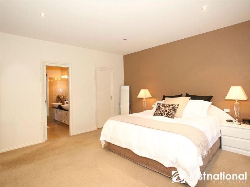 3/4A Buchanan Road, Berwick VIC 3806