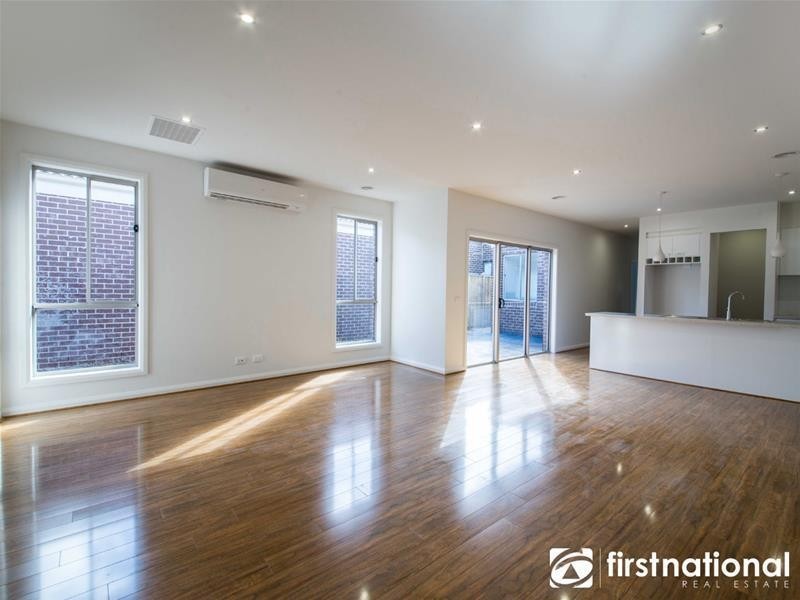 10 Coberley Way, Cranbourne North VIC 3977