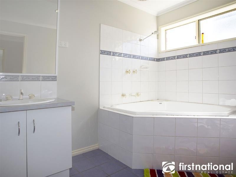 1 Gillian Place, Pakenham VIC 3810