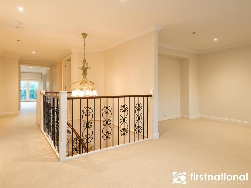 12 The  Esplanade, Narre Warren South VIC 3805