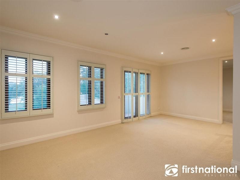 12 The  Esplanade, Narre Warren South VIC 3805