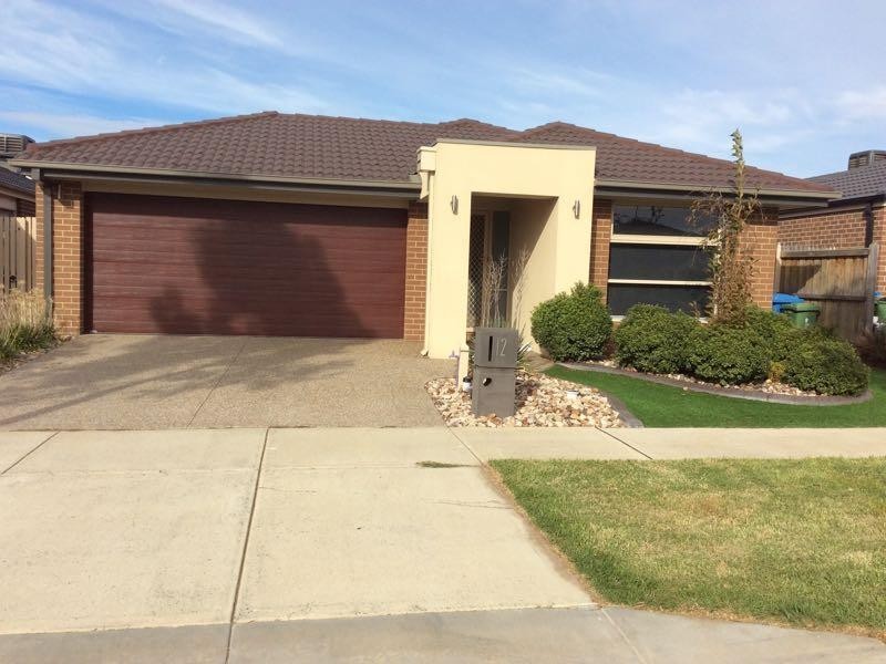 12 Naas Road, Clyde North VIC 3978