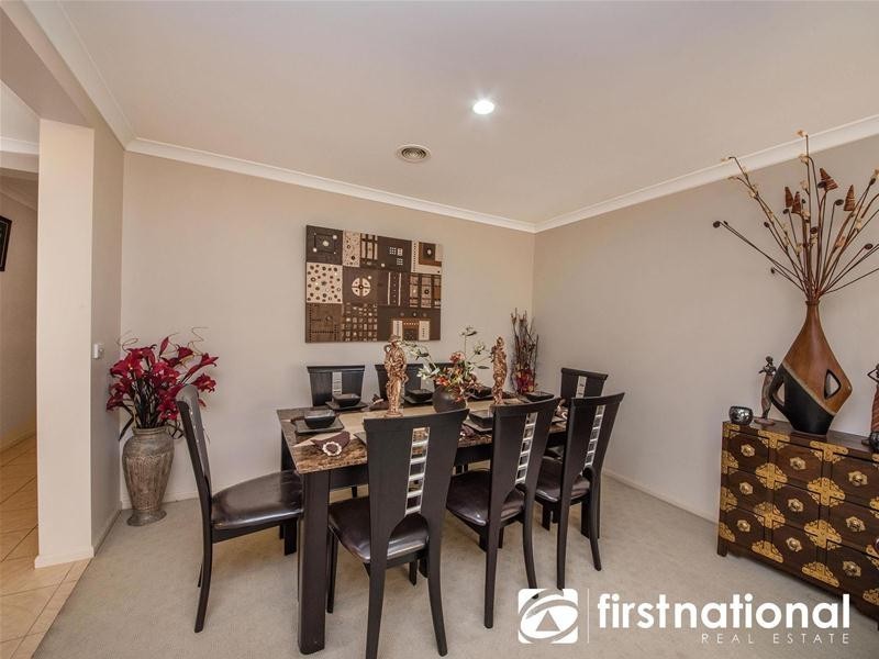 34 Baynton Crescent, Lynbrook VIC 3975