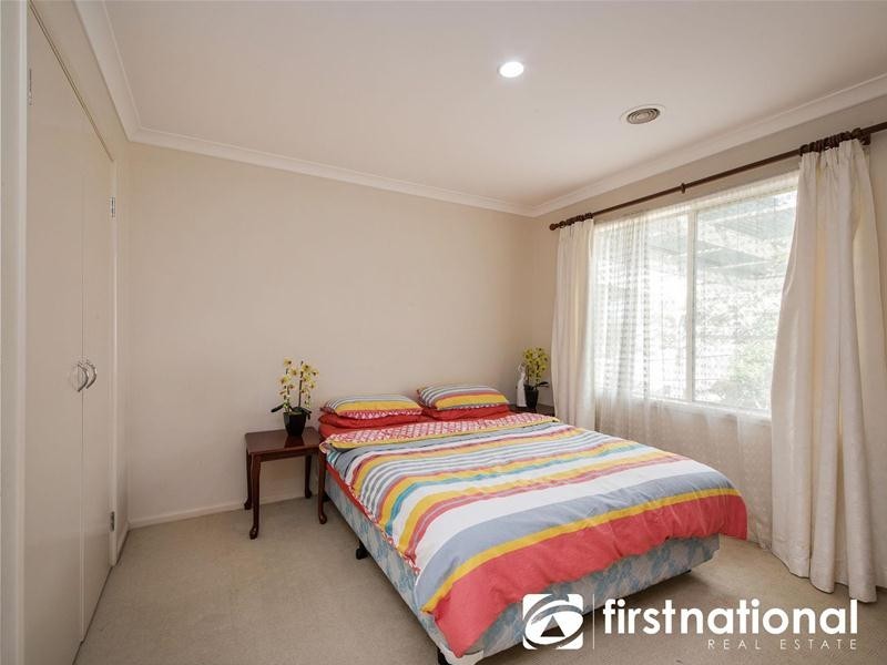 34 Baynton Crescent, Lynbrook VIC 3975