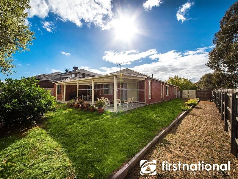 34 Baynton Crescent, Lynbrook VIC 3975