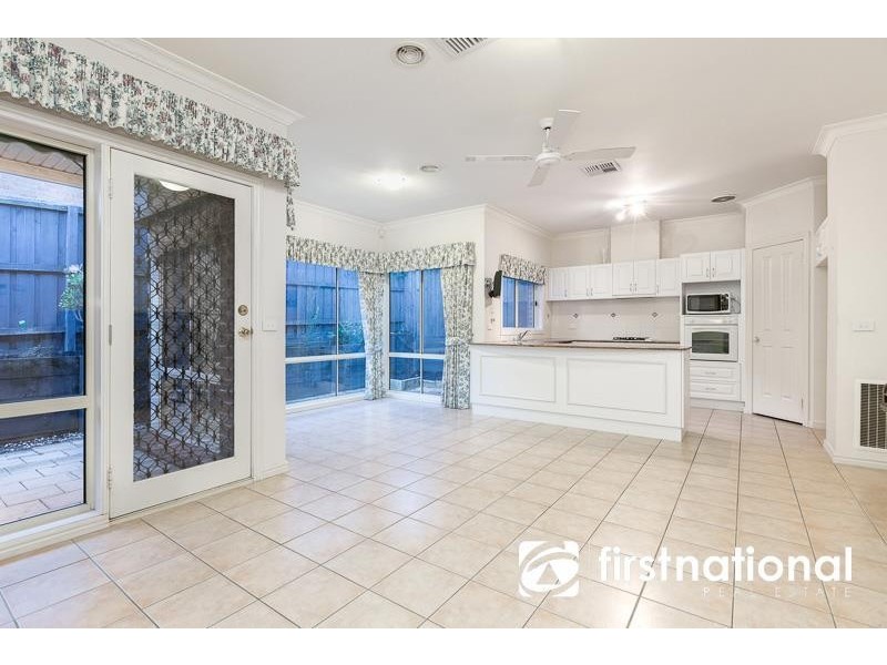 5/64 Gloucester Avenue, Berwick VIC 3806