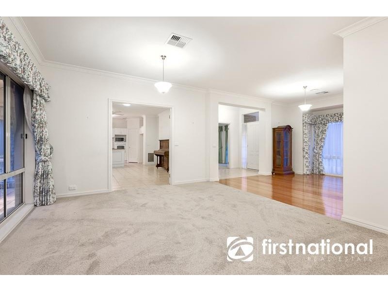 5/64 Gloucester Avenue, Berwick VIC 3806