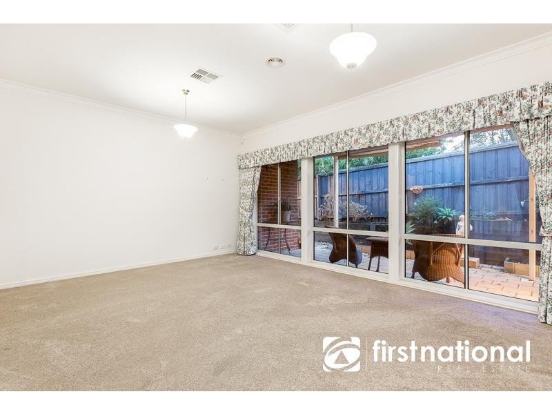5/64 Gloucester Avenue, Berwick VIC 3806