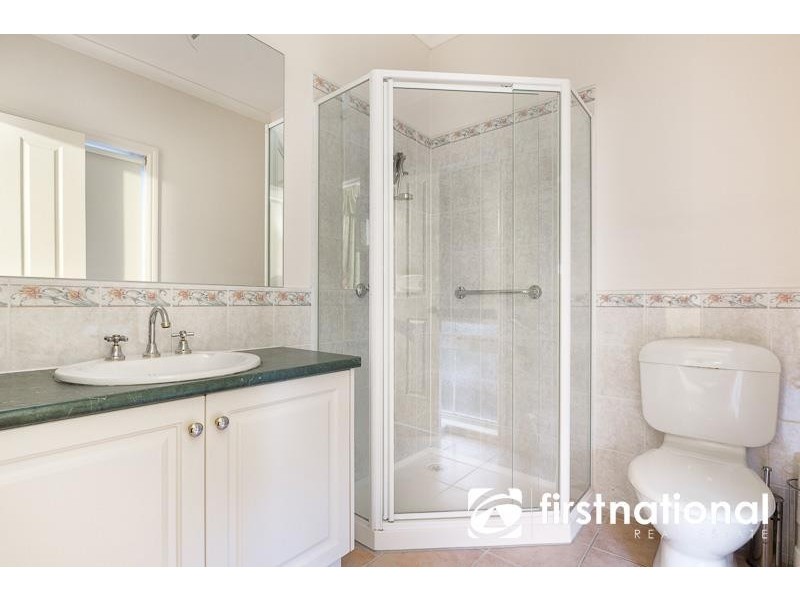 5/64 Gloucester Avenue, Berwick VIC 3806