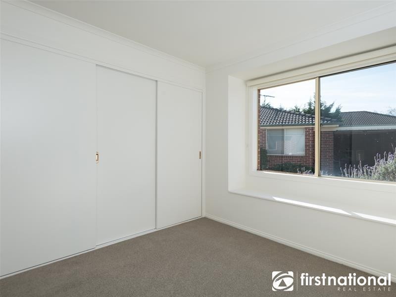 1/50-52 Bellevue Drive, Berwick VIC 3806