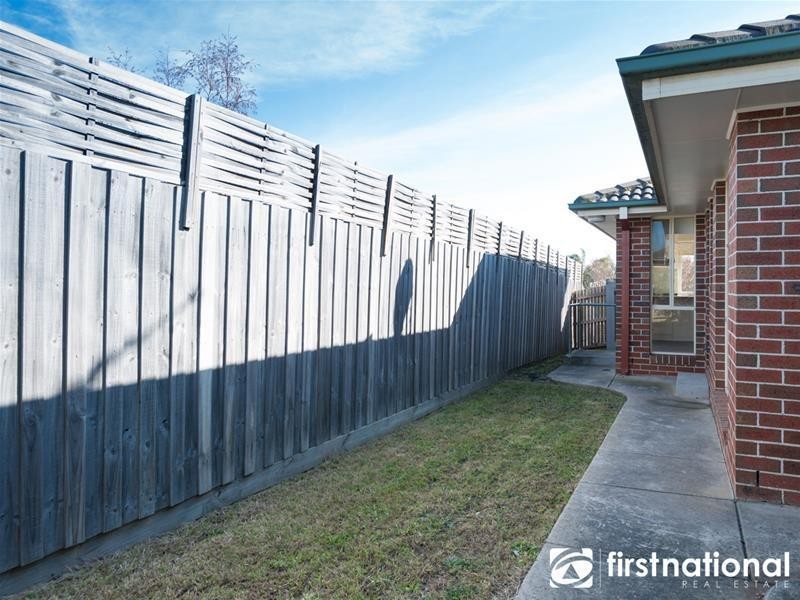 1/50-52 Bellevue Drive, Berwick VIC 3806