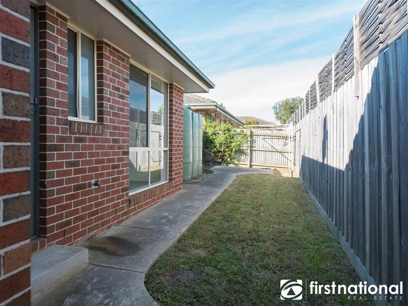 1/50-52 Bellevue Drive, Berwick VIC 3806