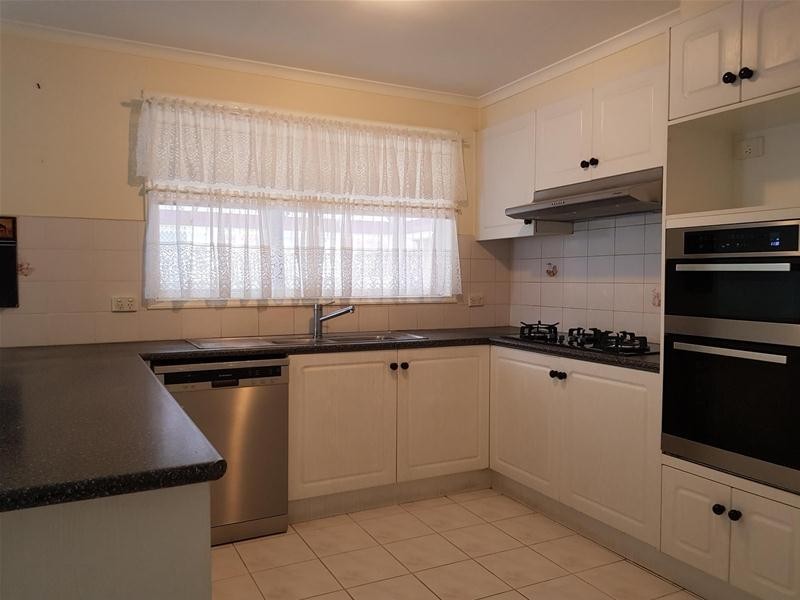 12 Deanswood Way, Narre Warren VIC 3805